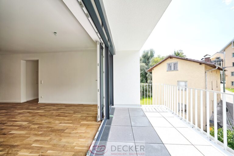 4-Zimmer-Wohnung im 2. Obergeschoss mit großem Balkon