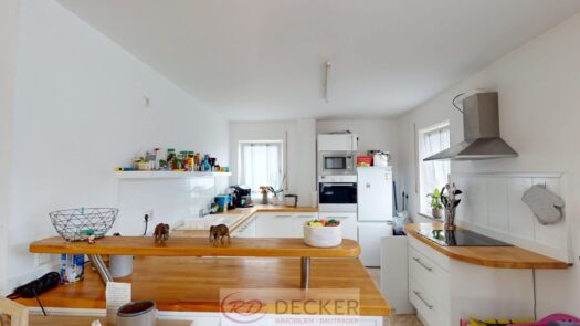 Wohnen, wie es schöner und ruhiger nicht geht: 3-Zi. Whg inkl. Hobbyraum mit Flair!