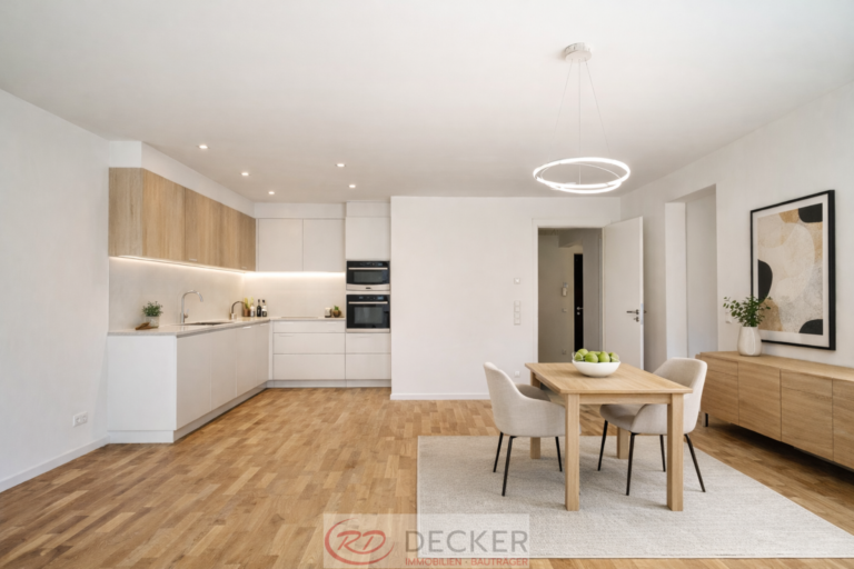 4-Zimmer-Wohnung im 2. OG mit großem Balkon