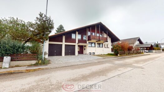 Wohnen mit Anspruch: Einfamilienhaus im Architektenstil++Decker Immobilien++