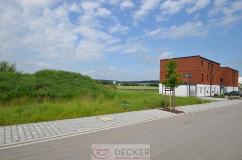 3 Freunde und Sie – 4 Häuser auf einem Grundstück