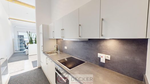 Wohnen und Arbeiten unter einem Dach – moderne Wohnung im Gewerbeobjekt