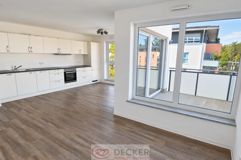 Modern wohnen mit Licht und Balkon